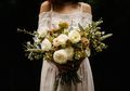 Aksi Pengantin Bagikan Amplop untuk Anak Yatim Ini Tuai Pujian Netizen, Dandanannya pun Jadi Sorotan: Bikin Kita Merinding