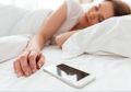 Jangan Lagi Lakukan Kebiasaan Ini, Hindari Letakan Ponsel di Bawah Bantal karena Penyakit Berbahaya Sudah Menantimu