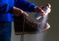 Virus Corona Sembunyi di Sol Sepatu, Begini 3 Cara Menghilangkan SARS-CoV-2