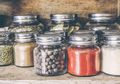 Jangan Dibiarkan di Wadah Tertutup dan Terkena Panas Matahari, Ternyata Ini Kesalahan dalam Menyimpan Bumbu Dapur yang Sering Dilakukan