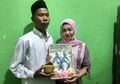BERITA POPULER: Pasangan Pengantin dengan Mas Kawin Sandal Jepit dan Air Apes Kena Nyinyir hingga Raffi Ahmad Kaget Tahu Nominal Gaji Vicky Prasetyo Hampir Saingi Dirinya