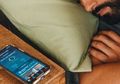 Segara Hentikan Kebiasaan Letakan Ponsel di Kasur Saat Tidur, Picu Penyakit Mengerikan Ini!