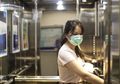 Waspadalah! Hanya 60 Detik Naik Lift, Wanita Ini Tularkan Covid-19 ke 71 Orang, Begini Kronologinya