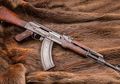 Kalahkan AK-47 Senapan Paling Terkenal Milik Rusia, Ini 3 Senjata Karya Anak Bangsa yang Mendunia, Bahkan Jadi Andalan Militer Malaysia hingga Afganistan