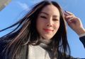 Posting Foto Selfie karena Ikutan Women Supporting Women Challenge, Netizen Salfok dengan Tampilan Kalina Ocktaranny: Mirip Inul