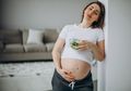 Jangan Disepelekan, Sederet Makanan yang Harus Dihindari Ibu Hamil Bila Ingin Kehamilan Lancar Sampai Persalinan