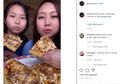 Terlampau Sultan, YouTuber ini Bikin Pizza Pake Topping Emas, Silau Banget!