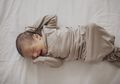 Si Kecil Sering Terbangun di Waktu Tertentu, Ini Penyebab Bayi Susah Tidur Nyenyak yang Terkadang Tak Disadari