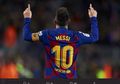 VIDEO - Gol Fantastis Lionel Messi saat Dikeroyok 3 Pemain Napoli Sampai Jatuh