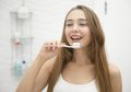 Dipercaya Ampuh Rontokan Karang Gigi, Ternyata Baking Soda Malah Berpotensi Datangkan Bahaya Ini