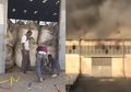 (Foto) Nyaris Tak Berjarak Sejengkalpun, para Pekerja Ini Mengelas Pintu Gudang Penuh Amonium Nitrat di Beirut, Tapi Justru Disebut Mustahil Jadi Pemicu Ledakan, Kok Bisa?