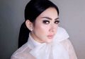 Biasa Tampil dengan Busana Mahal, Syahrini Mendadak Jadi Sorotan saat Pakai Kaos Gembelnya