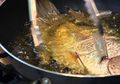 Gunakan Minyak Goreng Berulang Demi Penghematan? Daripada Timbul Penyakit, Lebih Baik Gunakan 5 Cara Aman Ini Agar Tidak Boros