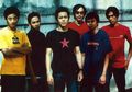 5 Lagu Indonesia Legendaris yang Paling Sering Diputar di Tongkrongan