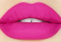 Tips dan Trik Agar Lipstik Tahan Lama di Bibir, Cewek Wajib Tahu!
