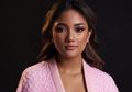 Belahan Dada Mengintip Saat Pakai Dalaman Ketat Warna Kulit, Pose Seksi Marion Jola Jadi Sorotan!