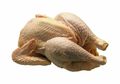 Salah Besar Jika Moms Suka Cairkan Ayam Beku di Suhu Ruangan, Simak Tiga Metode Tepat Ini Agar Kualitas Daging Tetap Aman