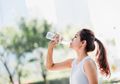 Minum Air Putih Disebut Bisa Turunkan Berat Badan, Benarkah?