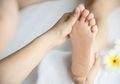 Tidak Percaya Diri karena Kulit Tumit Kaki Pecah-pecah? Coba Atasi dengan Masker Alami dari Alpukat Ini