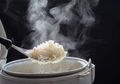 Jangan Lama-Lama Hangatkan Nasi di Rice Cooker, Ini Waktu yang Tepat