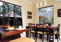 Bisa Dijadikan Tempat Berkumpul, Begini Trik Hadirkan Dapur Fungsional, Nyaman, dan Aman!