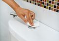 Terpaksa Pakai Toilet Umum? Hindari Penularan Virus dengan Beberapa Tips Ini