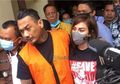 Tak Peduli Situasi, Jerinx dan Nora Alexandra Kepergok Bermesraan dalam Mobil Tahanan yang Berisikan Jaksa: Cinta bisa Mengalahkan Borgol