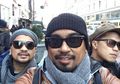 Unggah Foto Kenangan Bareng Trio Lestari, Tompi Ucapkan Selamat Ulang Tahun Untuk Glenn Fredly