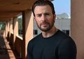 Cuitan Donald Trump Soal Jangan Takut Covid-19 Malah Bikin Chris Evans Emosi!