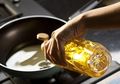 Terkuak Tips Menggoreng Ikan Agar Tetap Utuh dan Kulitnya Tidak Menempel di Wajan, Ini Cara Mudahnya