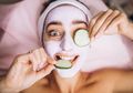 Cara Mengecilkan Pori-pori Wajah dengan Masker Timun, Murah dan Mudah Dibuat!
