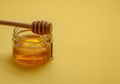 Tak Boleh Asal Minum Obat Saat Pandemi, Simak Trik Menjaga Daya Tahan Tubuh Untuk Cegah Pilek Hingga Batuk, Gunakan Ramuan dari Madu!