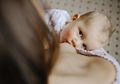 Normalkah Bayi Sering Gumoh Setelah Menyusui? Waspadai Tanda Seperti Ini, Segera Bawa Ke Dokter Anak Kalau Si Kecil Mengalaminya