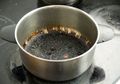 Ampuh Atasi Panci dan Wajan yang Hangus, Taburkan Baking Soda, Lihat yang Terjadi!