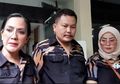 Adik Annisa Bahar Gelar Aksi di Depan Polda Metro untuk Minta Gisella Anastasia Ditetapkan Jadi Tersangka Kasus Video Syur