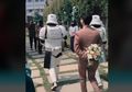 Konsep Pernikahan Pengantin Ini Unik Banget, Sampe Diarak Pasukan Stormtrooper Star Wars
