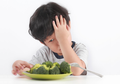 Jangan Dipaksa, Ikuti 6 Tips Ini Supaya Anak Mau Makan Sehat