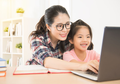 Masih Sulit Adaptasi dengan Sekolah Online? Coba Ikuti Tips Ini, Moms!