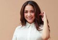 Nagita Slavina Asyik Duduk Nangkring Kayak di Warkop Pakai Piyama, Netizen Justru Salfok dengan Kulitnya, Ada Apa?