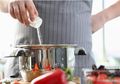 Hindari 3 Kesalahan Cara Membumbui Masakan Ini Jika Ingin Sajikan Menu Sehat di Meja Makan untuk Keluarga