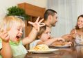 #FamilyQuality di Meja Makan Saja, Tak Perlu Buang Tenaga Tapi Juga Bisa Ajarkan Balita Makan Sendiri
