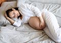 Ternyata Begini Posisi Tidur Agar Bayi Tidak Sungsang hingga Trik Supaya Kepala Bayi Kembali Menghadap ke Bawah