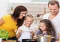 Bisa Dilakukan di Rumah, Yuk Ajak Anak Belajar Sains sejak Usia Dini