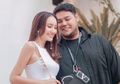 Tak Ada Angin Tak Ada Hujan, Ivan Gunawan Tetiba Unggah Video Bak Teaser Pernikahan Bertulisakn Tanggal 17 Januari 2021, Inilah 5 Fakta Kisah Cinta Sang Desainer dengan Bella Aprilia