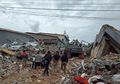 Aksi Heroik Sertu Palemba, Rela Punggungnya Jadi Tameng Hingga Penuh Luka Demi Lindungi Keluarga Saat Gempa, Tangannya Pun Tak Luput Dekap Istri dan Anak