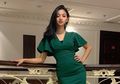 Elsa Ikatan Cinta Pamer Lekuk Tubuh dengan Dress Hijau, Netizen: Body Goals!