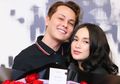 Tepat di Ulang Tahun Pernikahannya yang ke-9 Tahun, Ussy Sulistiawaty Unggah Potret Mesranya Bareng Andhika Pratama Sambil Tulis Pesan Menyentuh Hati untuk Sang Suami, Sebut Soal Kuatkan Raga Demi Bahagia: Bersamamu Aku Menjadi Apa Adanya...