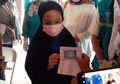 Padahal Sudah Berhasil Sembuh dari Covid-19, Aisyah Kini Cuma Bisa Menangis Karena Sekarang Hidup Sebatang Kara Usai Sang Ibu Meninggal Dunia, Pejabat TNI Hingga Artis pun Siap Antre Adopsi, Begini Kisah Pilunya...