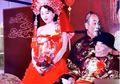 Tak Kuat Berdiri Saat Pesta, Beginilah Potret Pernikahan Bujang Lapuk 80 Tahun Nikahi Janda 42 Tahun, ‘Ini Takdir!’