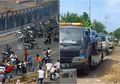 Viral Warga Desa Sumurgeneng Belanja Mobil Usai Dapat Kompensasi dari Kilang Minyak, Negara Kaya Minyak Ini Justru Jatuh Miskin dan Bangkrut Akibat Terlalu Manjakan Rakyatnya